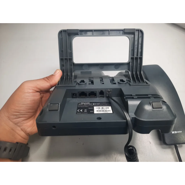 20230905_123825-1024x768-1.webp AKUVOX IP Phone (Model : SP-R50P)